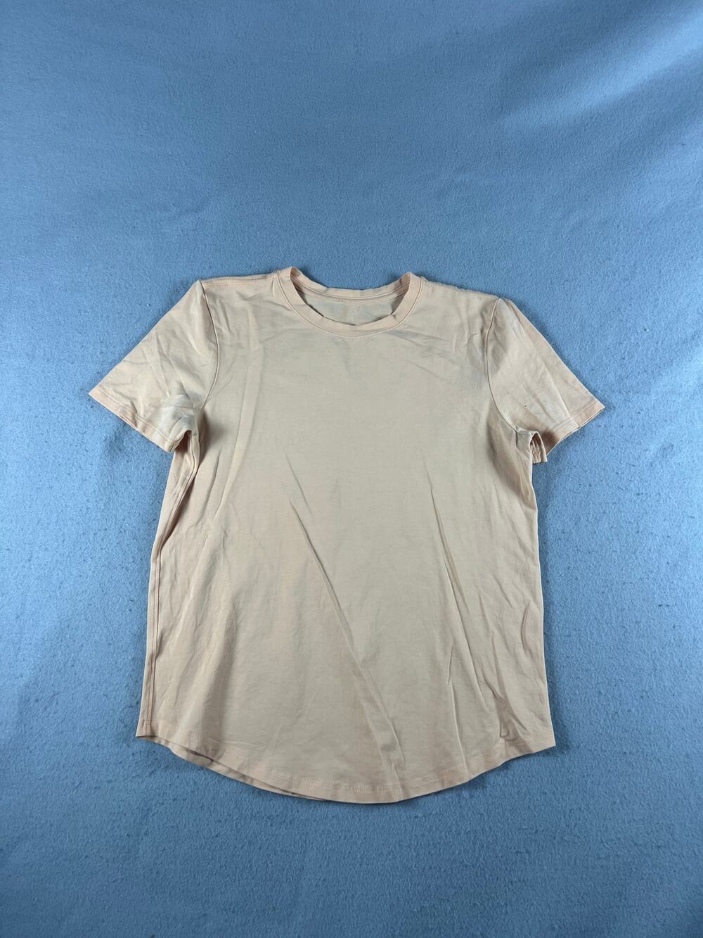 Lululemon T-Shirt Womens M Peach Pink Short Sleeve Curved Hem Activewear Sports